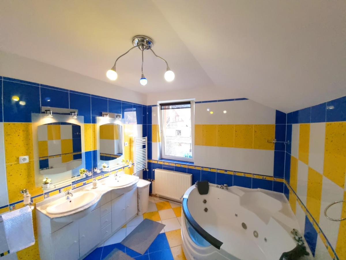 Marble Villa: Luxury Estate - Central But Intimate Синая Экстерьер фото