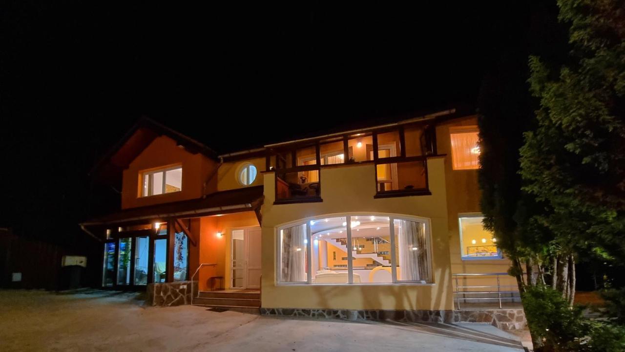 Marble Villa: Luxury Estate - Central But Intimate Синая Экстерьер фото