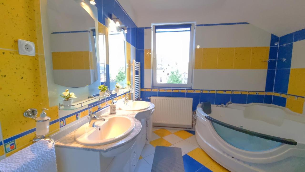 Marble Villa: Luxury Estate - Central But Intimate Синая Экстерьер фото